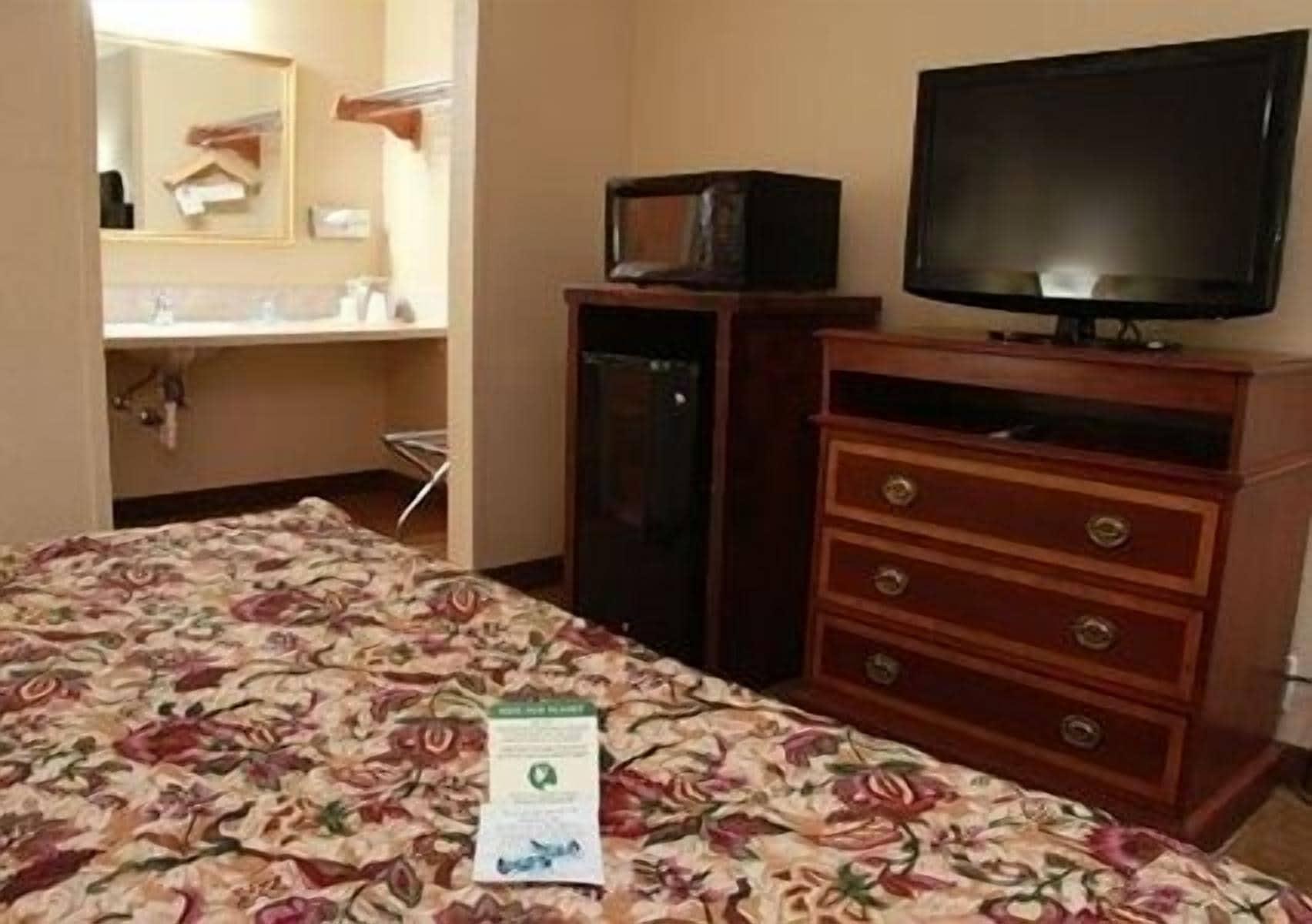 Rodeway Inn פורט מורגן מראה חיצוני תמונה