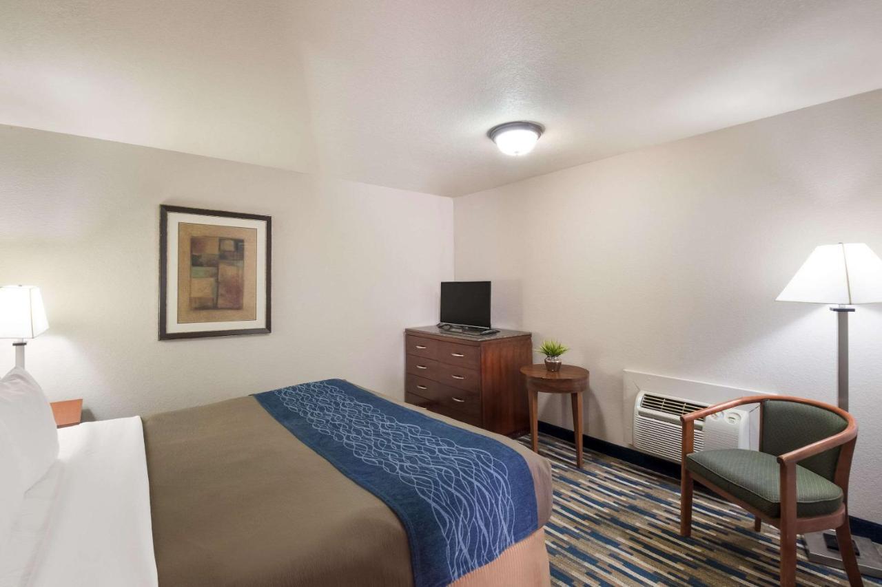 Rodeway Inn פורט מורגן מראה חיצוני תמונה