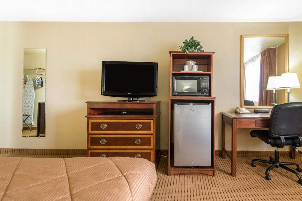 Rodeway Inn פורט מורגן מראה חיצוני תמונה
